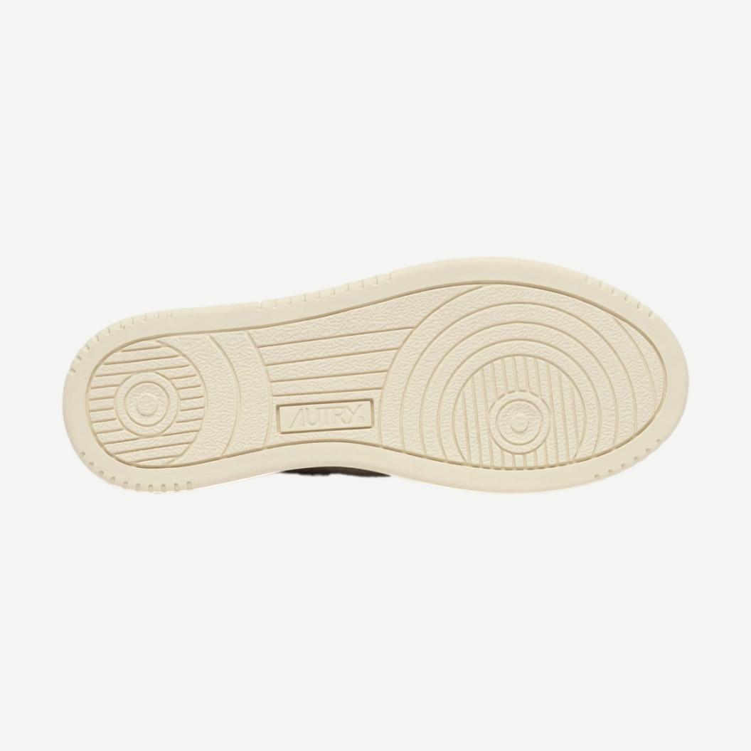 Medalist Low Man - Suede White - Galvanic.co