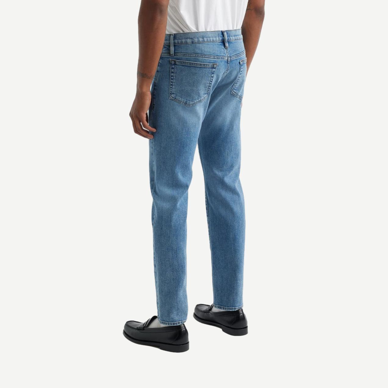 Slim fit Frame Denim L'Homme Crosswalk slim jeans in dark denim with classic five-pocket design.