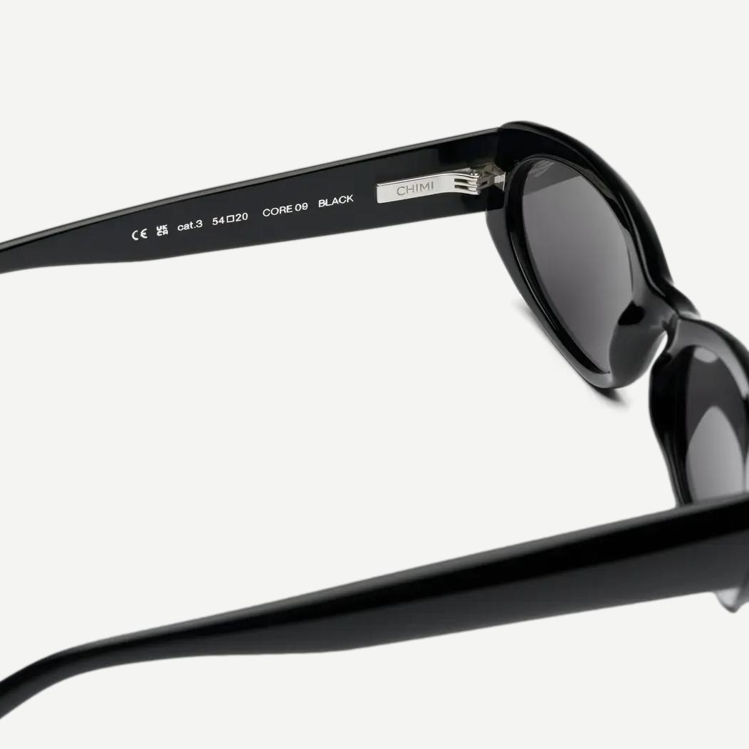 Chimi 09 black eyewear with sleek frame design, showcasing stylish and modern sunglasses from the Chimi brand.