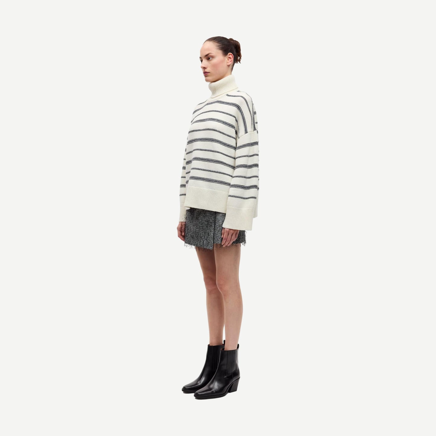 Sekeiku Stripe Turtleneck - Clear Cream - Galvanic.co
