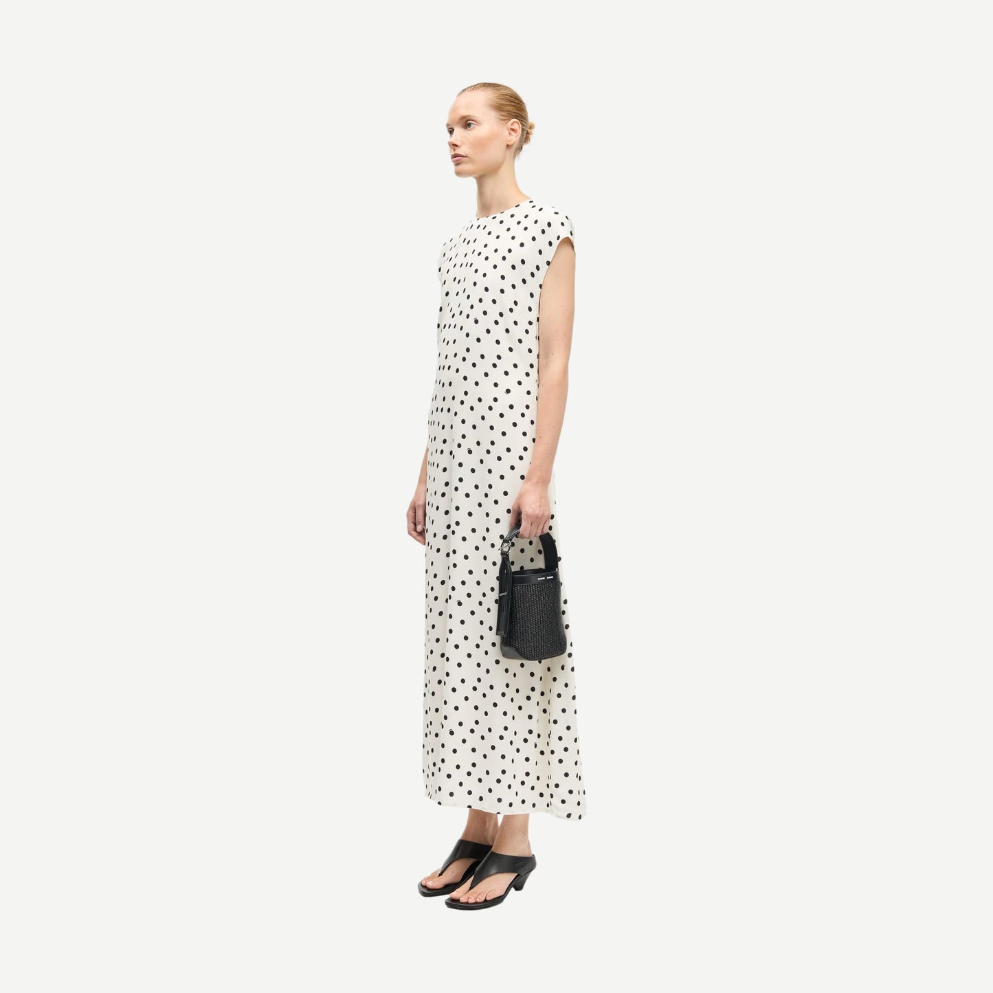Samsoe Samsoe Sapoppy Dress in Drifting Dots Egret with flowing fabric and dotted pattern, stylish and comfortable for everyday wear.