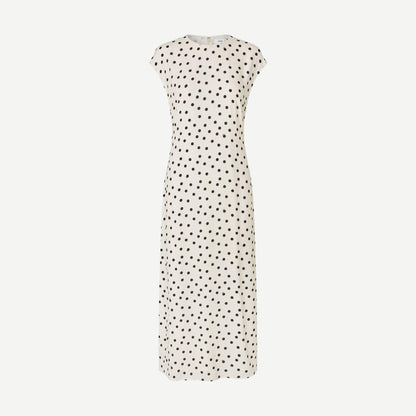 Samsoe Samsoe Sapoppy Dress in Drifting Dots Egret with flowing fabric and dotted pattern, ideal for casual or summer wear.