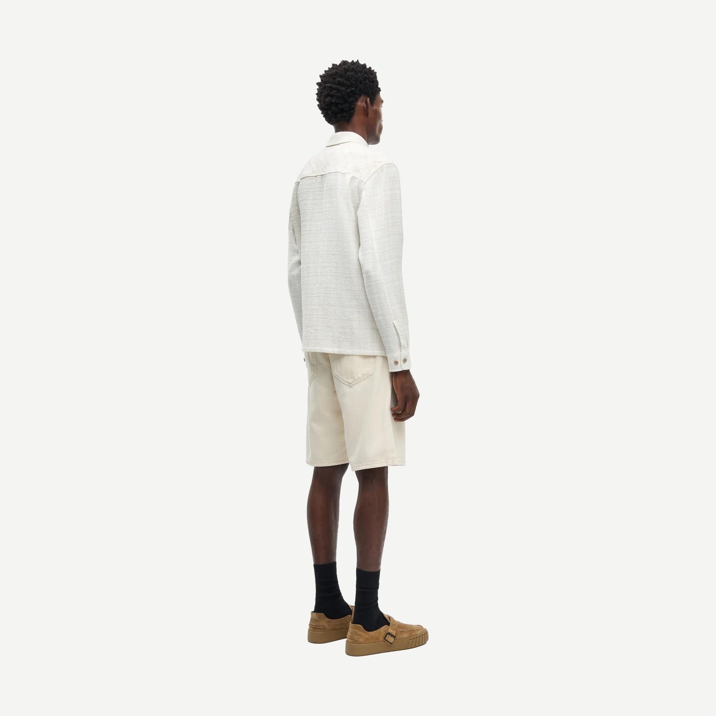Samsoe Samsoe Sadamon GC overshirt in silver birch color, casual shirt with button-up front and relaxed fit.
