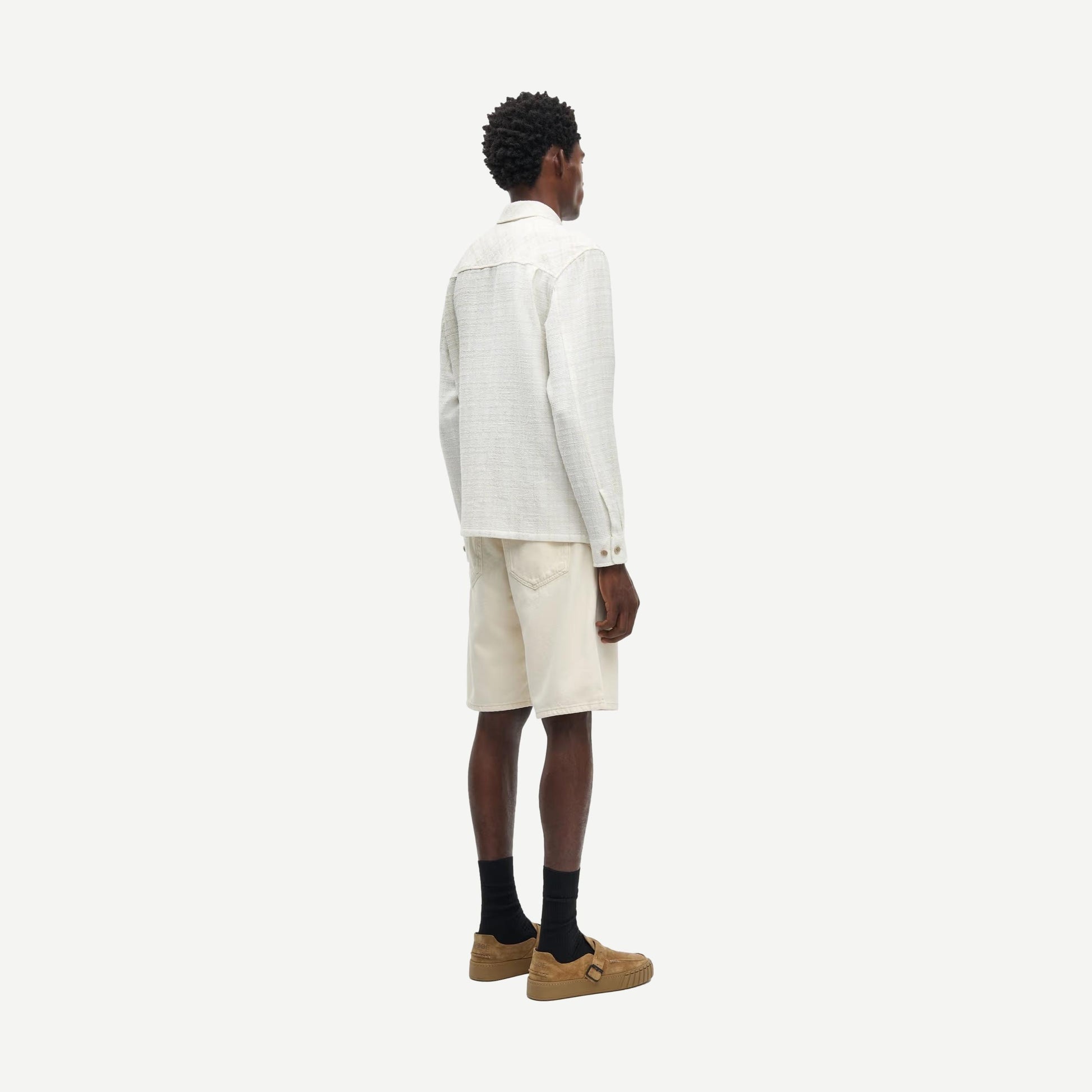 Samsoe Samsoe Sadamon GC overshirt in silver birch color, casual shirt with button-up front and relaxed fit.
