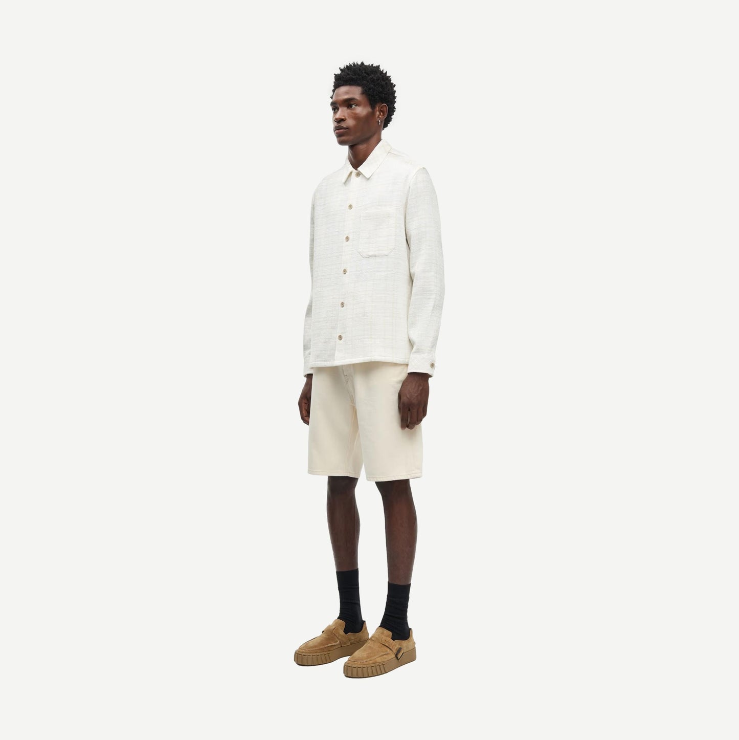 Samsoe Samsoe Sadamon GC overshirt in silver birch color, casual shirt with button front and relaxed fit, displayed on a hanger.