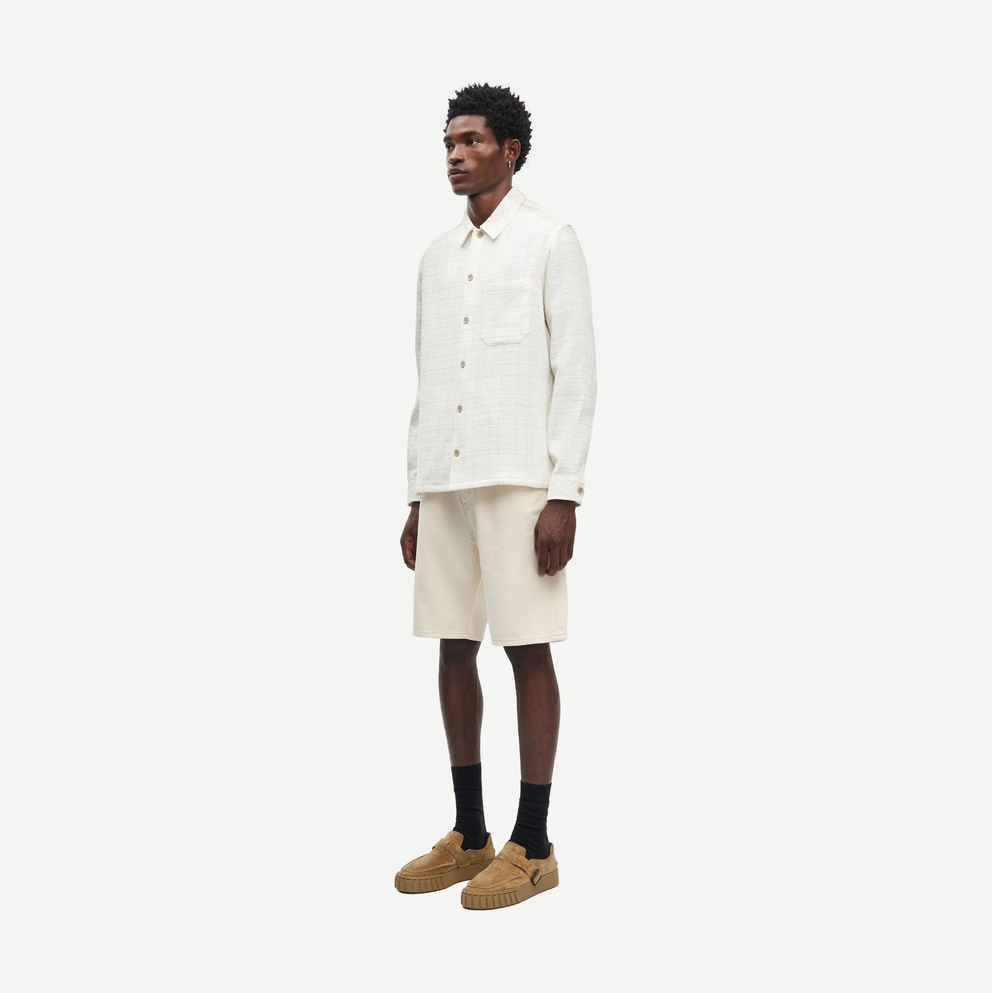 Samsoe Samsoe Sadamon GC overshirt in silver birch color, casual shirt with button front and relaxed fit, displayed on a hanger.