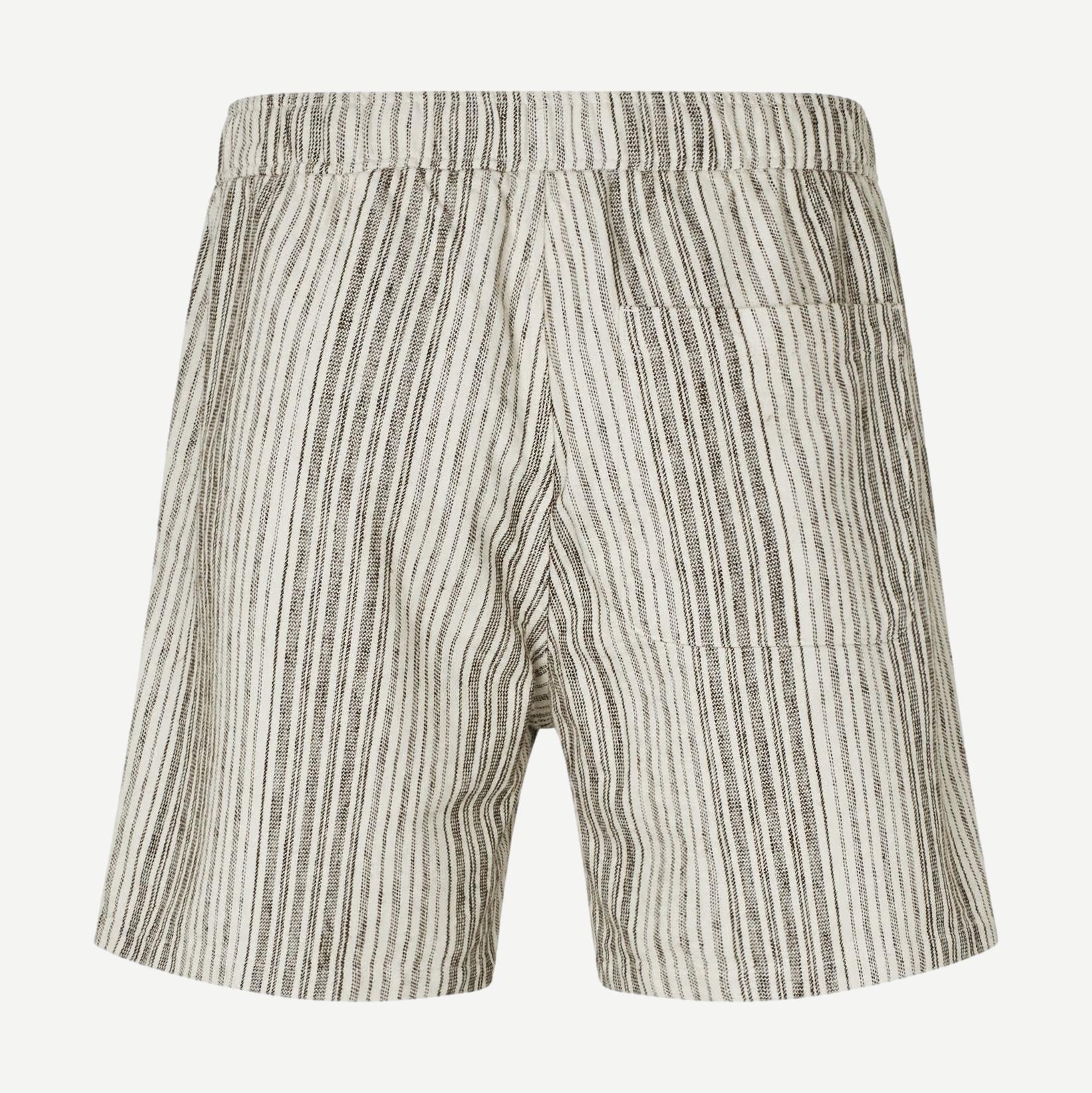 Brown Sajabari Fly Shorts by Samsoe Samsoe, casual men's shorts with relaxed fit and comfortable fabric.