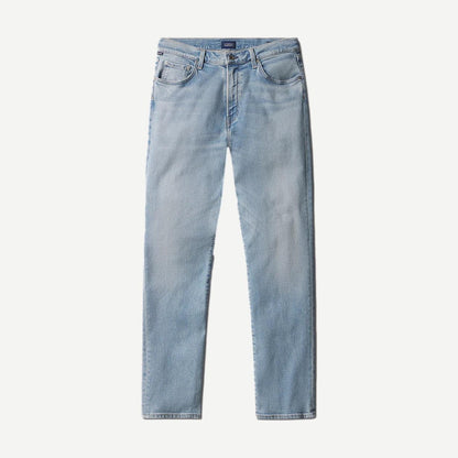 Light wash Citizens of Humanity London Jean denim jeans with a relaxed fit and classic five-pocket design.