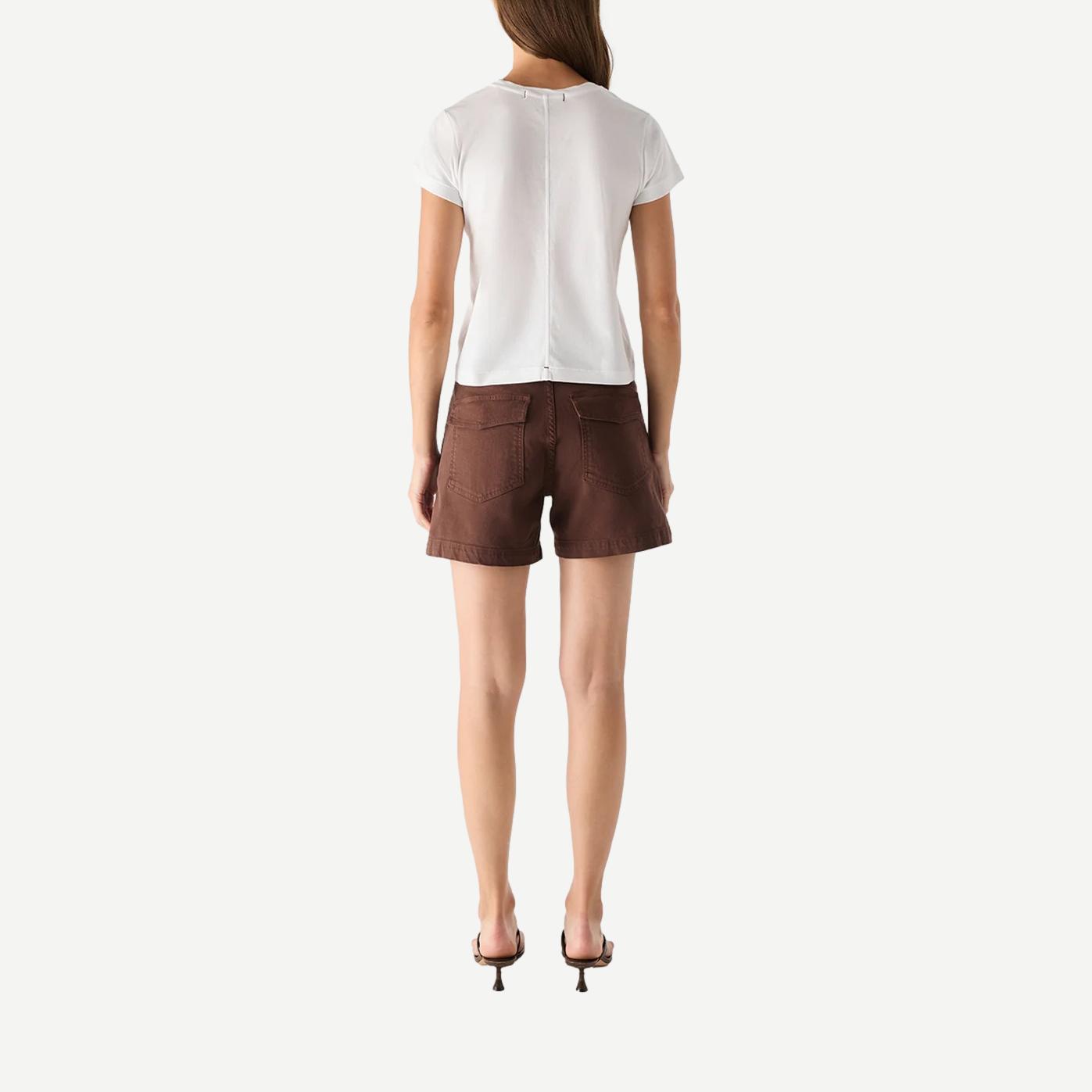 AMO Easy Army Short in Bittersweet color, casual shorts with a comfortable fit, shown in white and jade tones.
