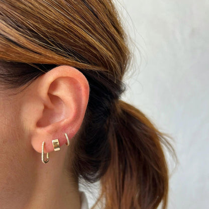 14KY Diamond Mini Huggie Earring