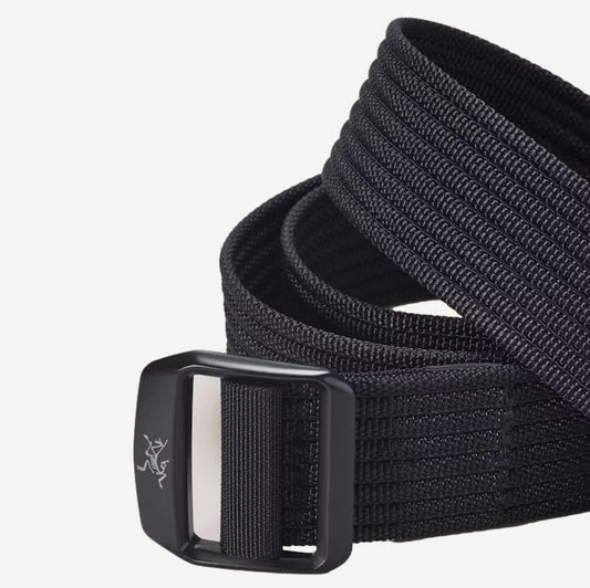 Black Arcteryx conveyor belt with 38mm width, featuring detailed close-up of the sturdy strap and buckle.