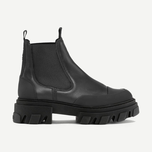 Cleated Low Chelsea Boot - Black
