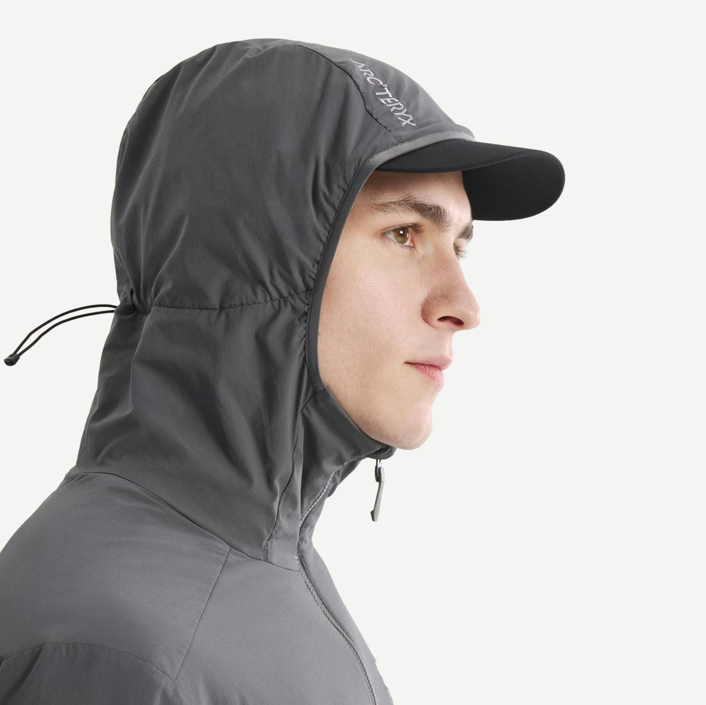 Arc’teryx Atom SL Hoody M in Cloud, lightweight jacket with hood, shown clipped with front view and breathable fabric details.