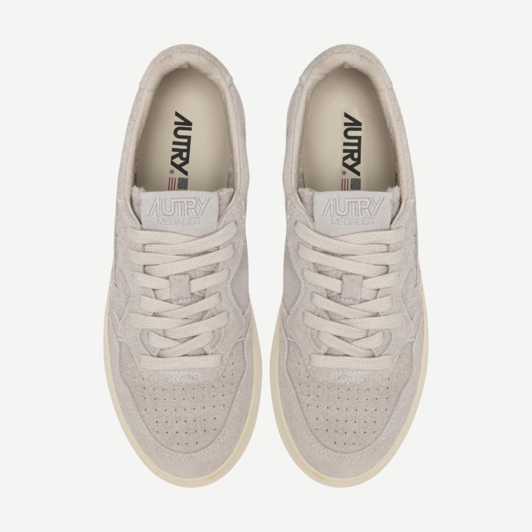 Medalist Low Man - Suede White - Galvanic.co