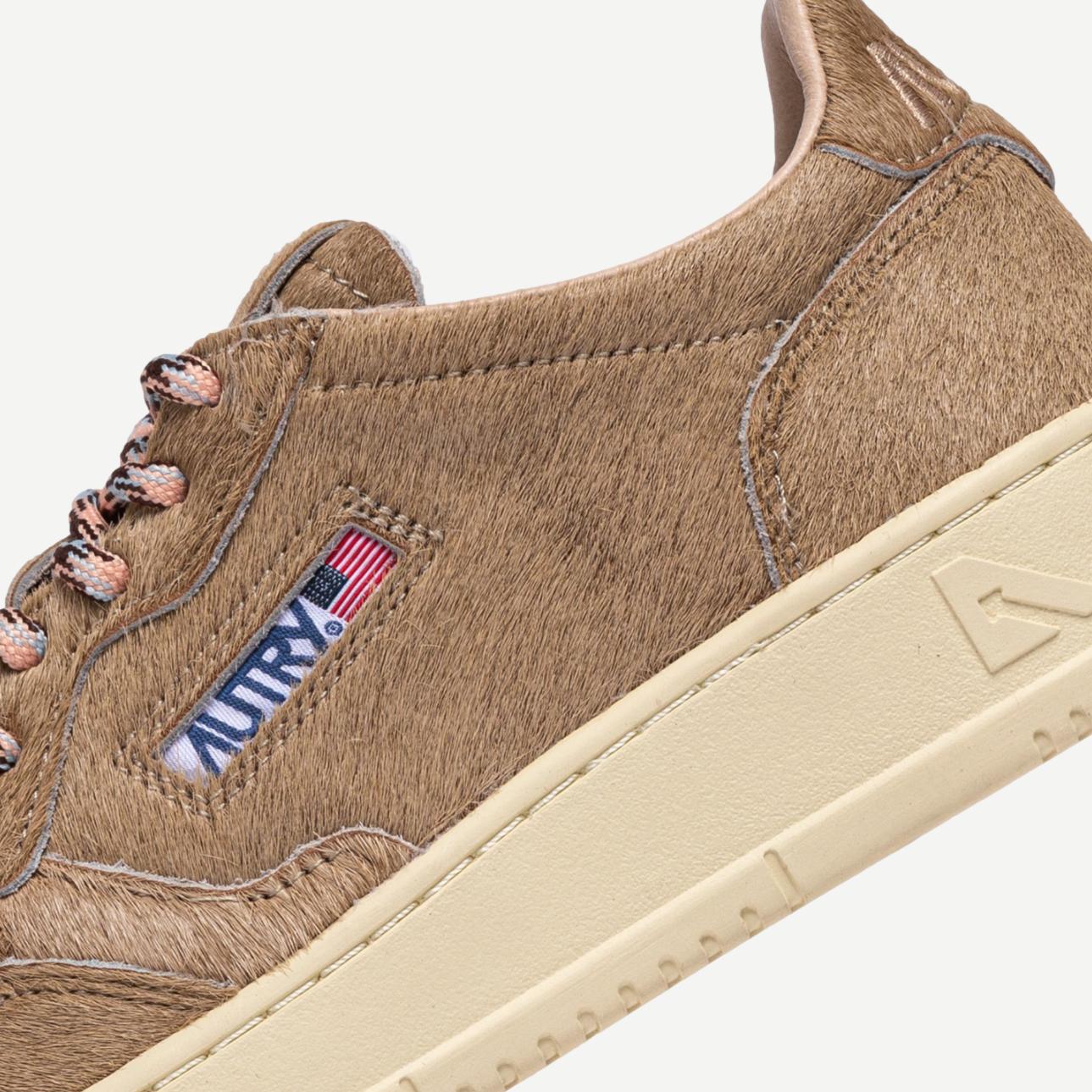 Medalist Low Man Pony/Laces Beige - Galvanic.co