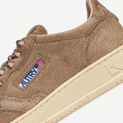 Medalist Low Man Pony/Laces Beige - Galvanic.co