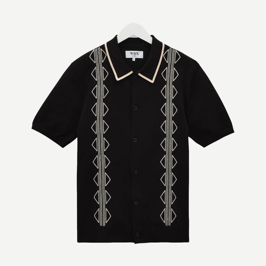 Wax London Tellaro SS shirt in black with retro embroidery, featuring a casual fit and vintage-inspired design.